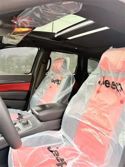 جیپ گراند شیرۆکی